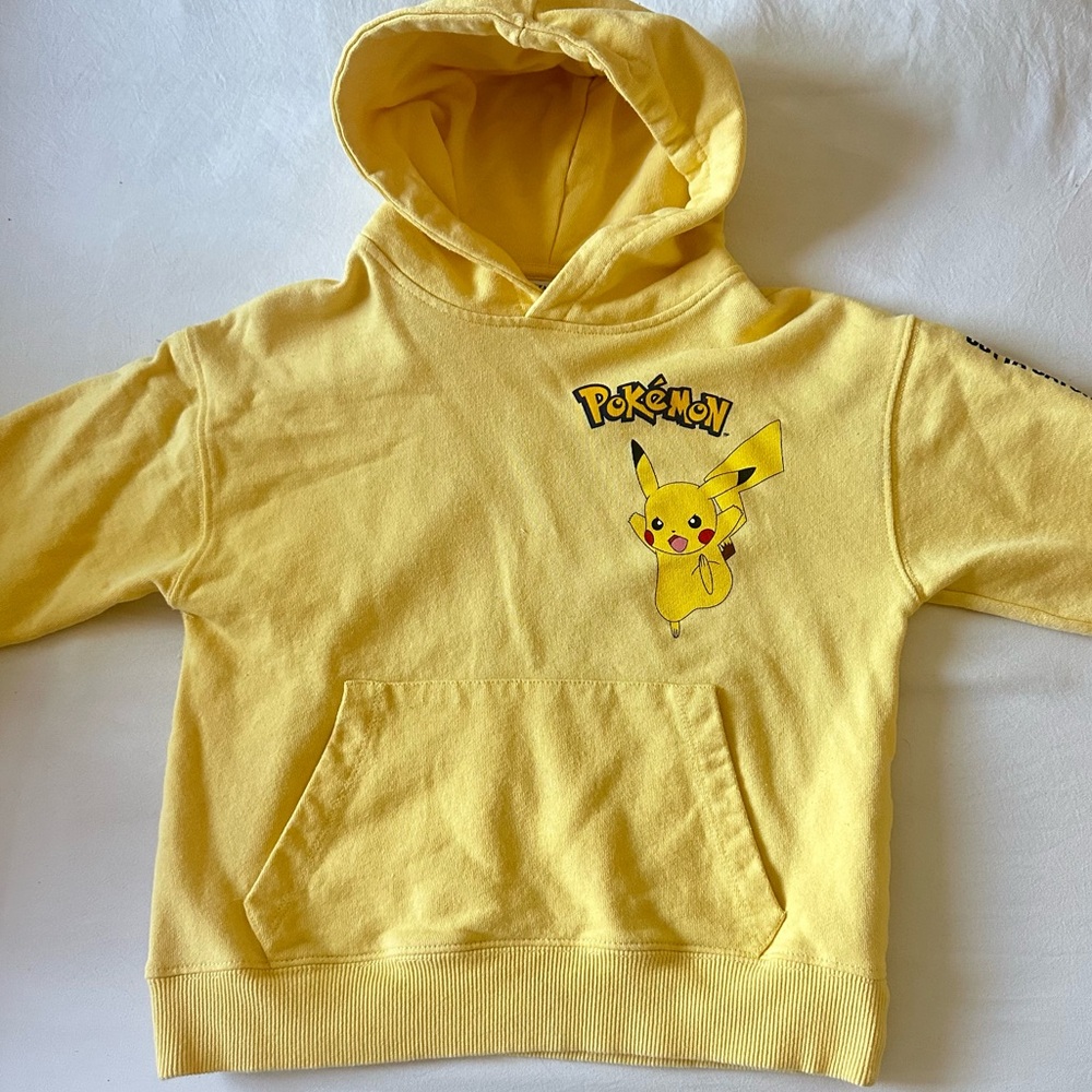 Pokémon hoodie • Pikachu